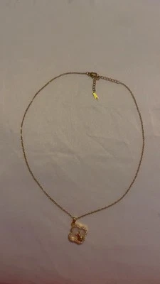 Colgante Vintage Acrílico Blanco con Diseño Little Bunny Chapado en Oro 18k Acero Inoxidable Foto 1 de 2