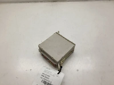 Lexus LS460 2007 lado del conductor fusibles traseros montaje de caja de conexiones  Foto 1 de 4