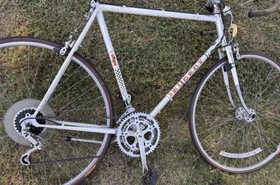 Peugeot Course PEUGEOT RECORD DU MONDE 181 Road Road Bike Leather Troxel Saddle - Image 1 of 4