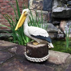 🌊 Coastal Pelican Statue – Hand-Painted Nautical Décor for Indoor & Outdoor 🏖️ - Picture 1 of 12