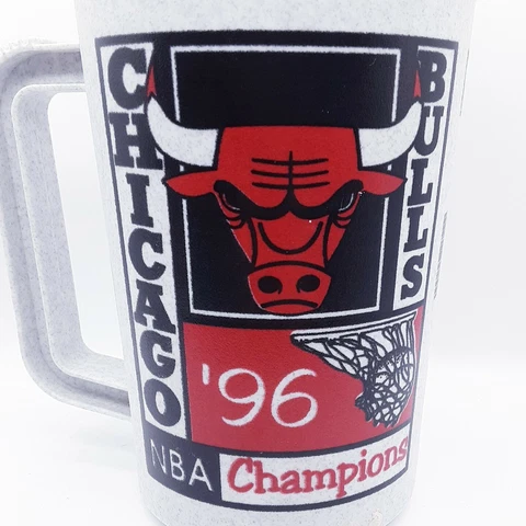 Vintage Official Chicago Bulls 96 NBA Champions Travel Cup Thermo Michael Jordan Cover