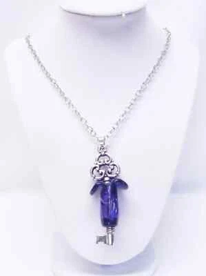 Collar colgante largo de cuentas de vidrio acanalado púrpura enchapado en plata Foto 1 de 4