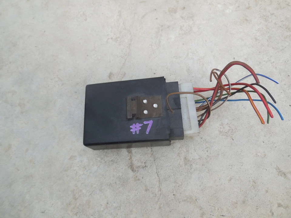 Porsche 911 / 930 Alarm Control Unit # 7  C#401   911 637 104 00 Foto 1 de 1