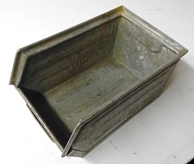 Cassetta contenitore a bocca di lupo in metallo per officina o arredo vintage. - Immagine 1 di 4