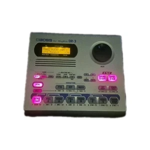 BOSS DR-3 Dr. Rhythm Drum Machine testata buone condizioni n. cavo 9 volt - Foto 1 di 4