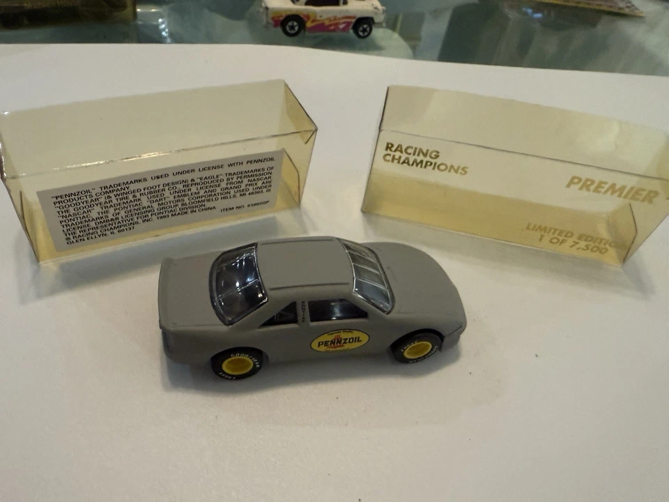 Coche Nascar Die Cast hecho de Pennzoil Foto 1 de 4