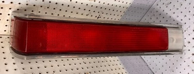 Luz trasera derecha lado del conductor Buick Lesabre 1984 1985 Foto 1 de 4