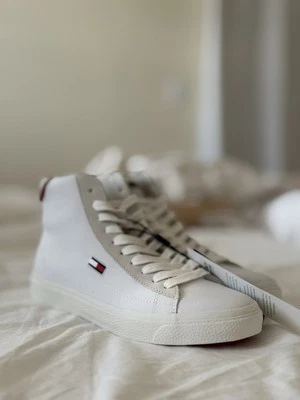 Tommy Hilfiger Zapatilla/Entrenador de Cuero de Parte Superior Alta Mujer Talla US 6, EU 36 Foto 1 de 4