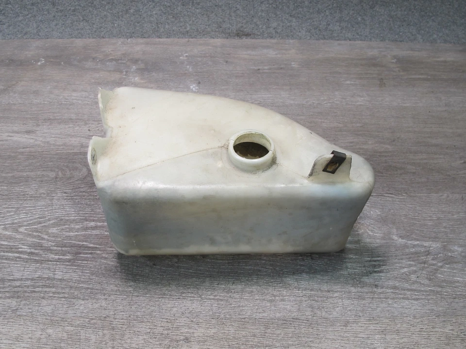 84-96 CHEVROLET CORVETTE C4 ENGINE EXPANSION OVERFLOW RESERVOIR TANK OEM - Image 1 of 4