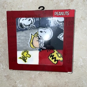 Adult 5 Pair Peanuts Snoopy No Show Socks Size 4-10 Box Set NEW - Picture 1 of 6