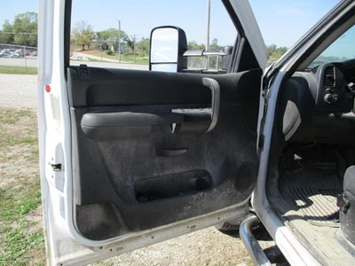 Used Front Left Door Interior Trim Panel fits: 2009 Chevrolet Silverado 3500 pic Foto 1 de 4