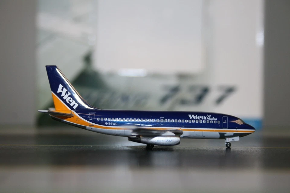 Aeroclassics 1:400 Wien Air Alaska Boeing 737-200 N493WC Die-Cast Model Plane - Image 1 of 4