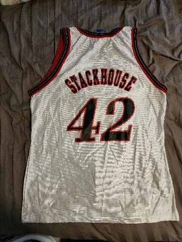 Vintage NBA Philadelphia 76ers Jerry Stackhouse Jersey White Size 44. J5 Cover