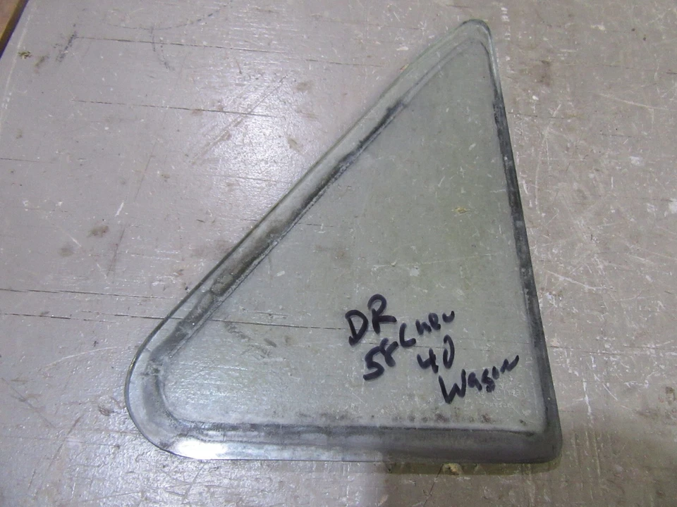 1958 Chevrolet Yeoman 4 door wagon rear side door quarter window glass DR — 第 1/1 张图片