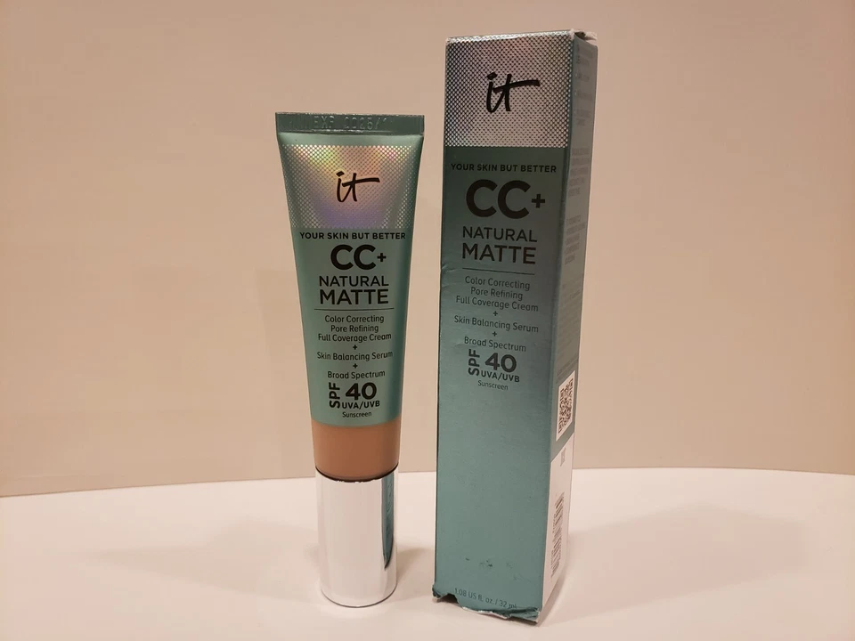 It Cosmetics~Your Skin But Better CC+ Oil-Free Matte SPF40~ Light- NIB- 11/25 - Image 1 of 1