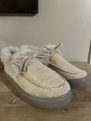 Zapatillas de piel sintética talla 7 Foto 1 de 4