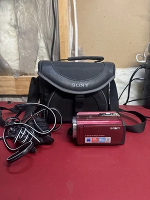 Sony Handycam DCR-SR68 80GB Video Digital Camcorder Red + battery charger Tested - Image 1 of 4