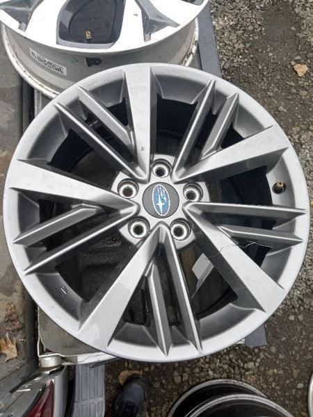 WRX       2022 Wheel 140849 Foto 1 de 1