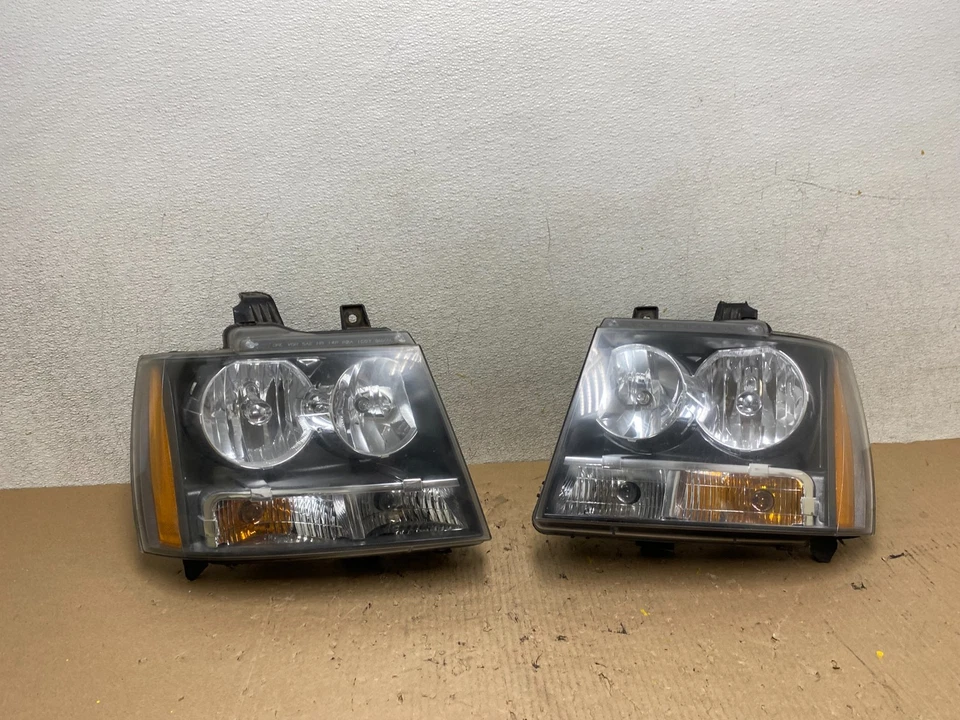 Комплект фар для Chevrolet Suburban Tahoe 2007–2013 годов левая + правая R9633 DW - Изображение 1 из 4
