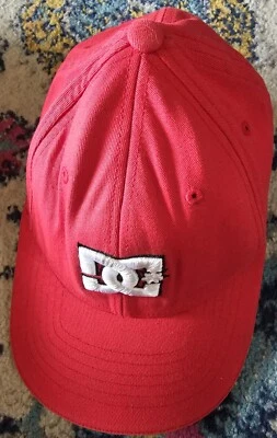 DC 滑板棒球帽弹性适合红色 S-M 码贴合弹力 — 第 1/4 张图片