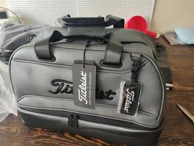 Bolsa cuadrada redonda colección exclusiva de golf Titleist ENVÍO GRATUITO EE. UU. IMPUESTOS PAGADOS Foto 1 de 4