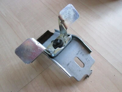 Tope de ventana de puerta delantera Mopar 4724284 para 96-06 Chrysler Sebring #M270CF Foto 1 de 4