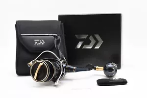 Daiwa 23 SALTIGA 4000-XH Spinning Reel Mint from JAPAN #2432 - Picture 1 of 14