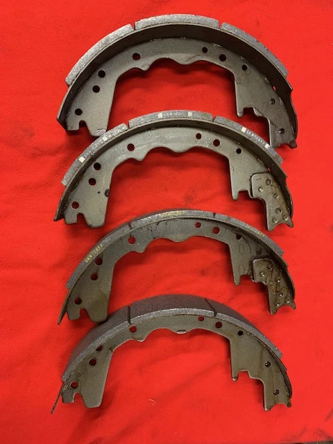 Velvetouch Metallic brake shoe Dodge Ford International 1966-1997 REAR 12x2 1/2 - Image 1 of 4
