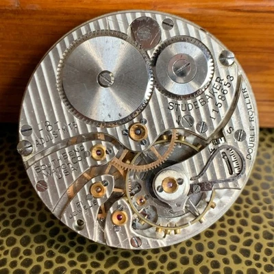 1926 年 South Bend Studebaker 16S 21 珠宝 8 Adj。 怀表机芯零件 — 第 1/2 张图片