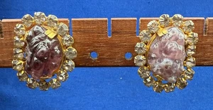 Orecchini Julianna vintage non firmati modellati pietra viola e fiori cristallo. Elegante - Foto 1 di 4