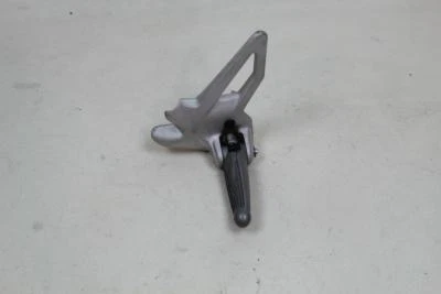 Soporte y clavija de pasajero trasero izquierdo MV Agusta Brutale 800 B3 2014 8000B6373 Foto 1 de 4