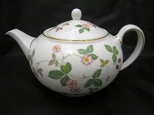 Wedgwood Wild Strawberry Teapot 1.4 Pt with Tag # 50105506091 - Picture 1 of 11