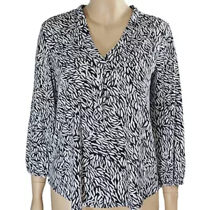 Vince Camuto Women's V-neck 3/4 sleeve print blouse - Picture 1 of 7