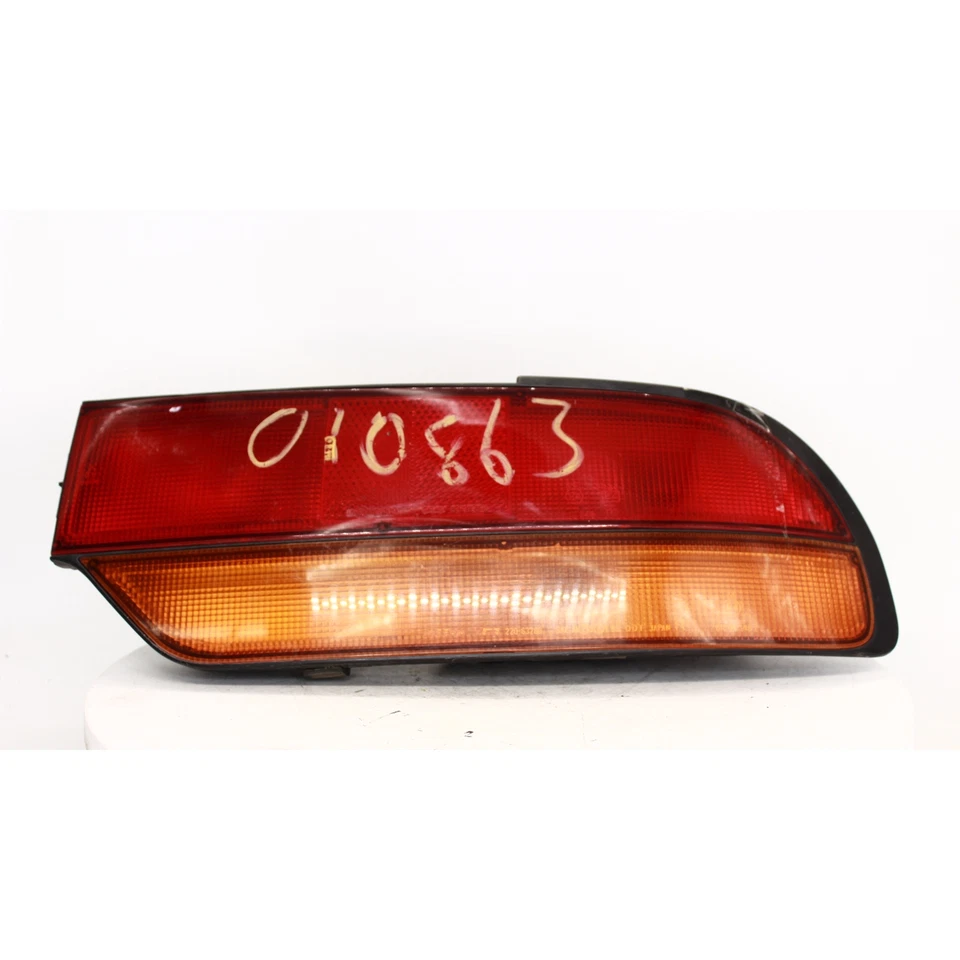 1990 Nissan 240SX lâmpada traseira direita número da peça - 166-58402R - Imagem 1 de 4