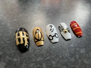 Hand Painted False Nails Coffin Short Medium Harry Potter 10 Nails 3 Sizes UK - Picture 1 of 10