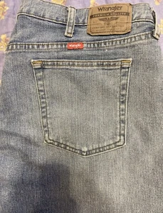 Herrenjeans Wrangler Relaxed Fit Größe 38x34 Denim Blau helle Waschung - Bild 1 von 9