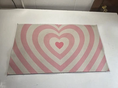 心形粉色和白色地毯 29X17 保修 & 延长技术支持 — 第 1/4 张图片