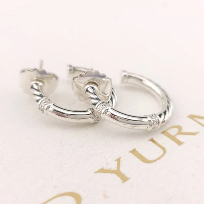 Pendientes tipo argolla David Yurman clásicos de plata de ley con diamantes Metro de 22 mm Foto 1 de 4