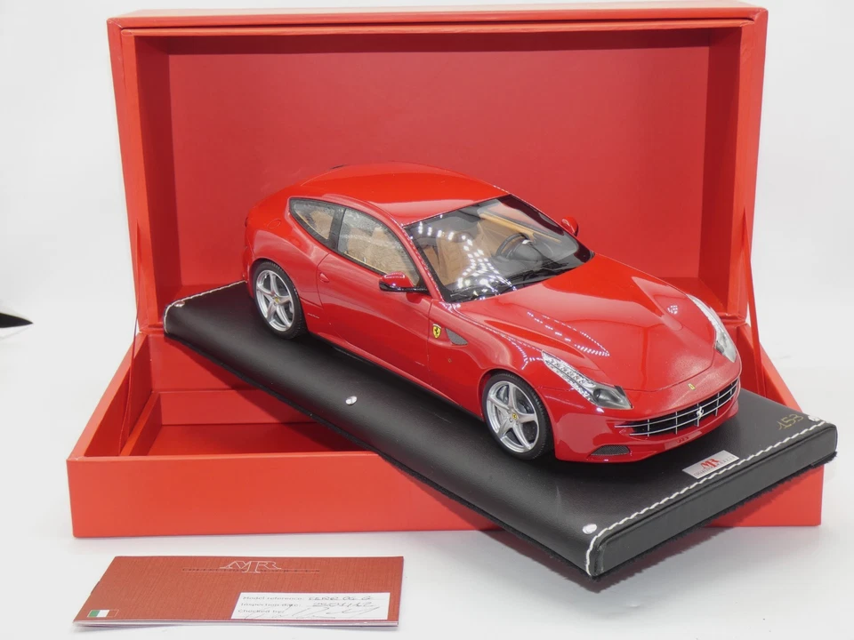 MR Collection   Ferrari "FF" 2012   rossa - serie limitata 153/199 scala 1/18 - Immagine 1 di 4