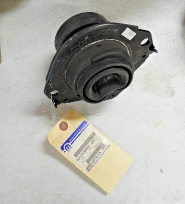 Un (1) aislador de montaje de motor Mopar 682518AA genuino se adapta a los lados izquierdo y derecho Foto 1 de 2