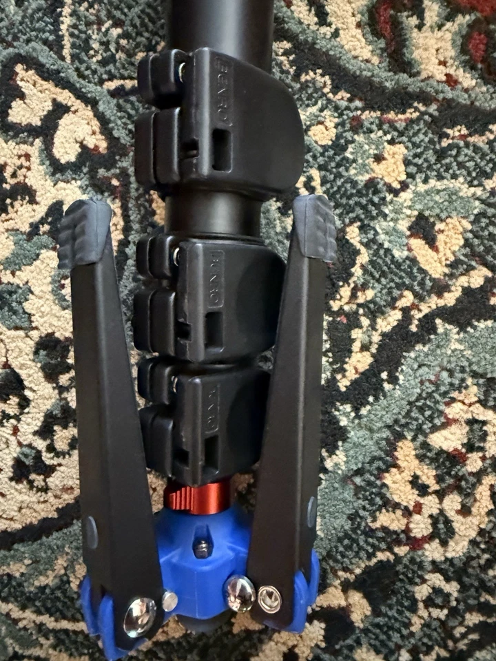 Monopie de aluminio Benro A48FB 70,5" con cabezal fluido de video S6 estuche de placa QR A48FBS6 Foto 1 de 4