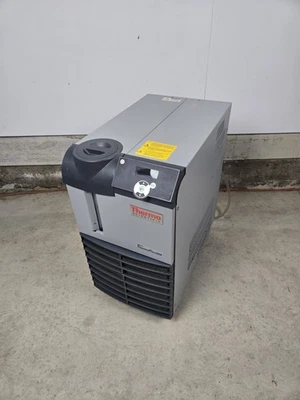 Thermo Fisher Scientific Neslab ThermoFlex 900 Chiller - Image 1 of 4