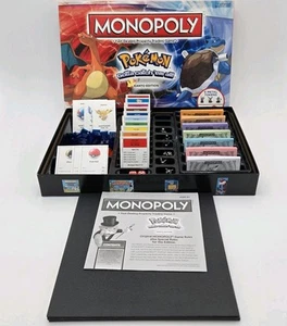 Monopoly Pokémon Edizione Kanto Gioco da Tavolo Completo Ottime Condizioni 6 Gettoni - Foto 1 di 10