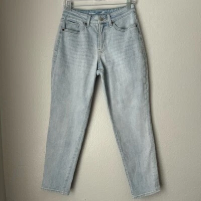 Old Navy High Rise Curvy Og Straight Light Wash Jeans Size 4 - Image 1 of 4