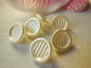 Lot 6 boutons anciens en verre blanc satiné vintage diamètre: 1,3 cm ref 1873 - Picture 1 of 2