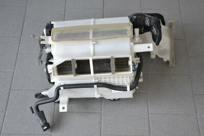 Aston Martin Vantage Klimakasten Heizungskasten Heizung Evaporator  - Изображение 1 из 4