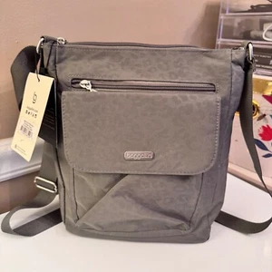Baggallini NWT Pocket Town Crossbody Bag Adjustable Strap Gray Animal Print - Picture 1 of 11