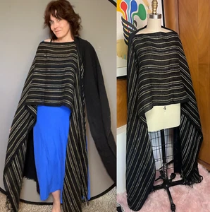 Poncho de lino Horisaki Design & Handel bufanda negro flecos largos hecho a mano - Imagen 1 de 15
