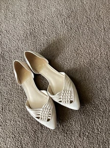 Franco Sarto Suede Beige Pointed Toe Women’s Flat Shoes SZ. U.S. 8M. - Picture 1 of 6