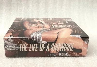 Taylor Swift THE LIFE OF A SHOWGIRL DELUXE CD IT'S BEAUTIFUL + Bracelet SEALED💚 Foto 1 de 4